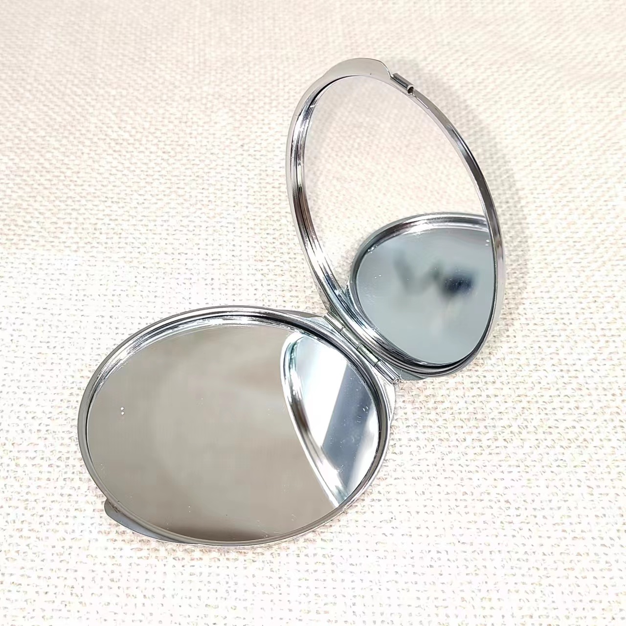 化妆镜/随声镜白底实物图