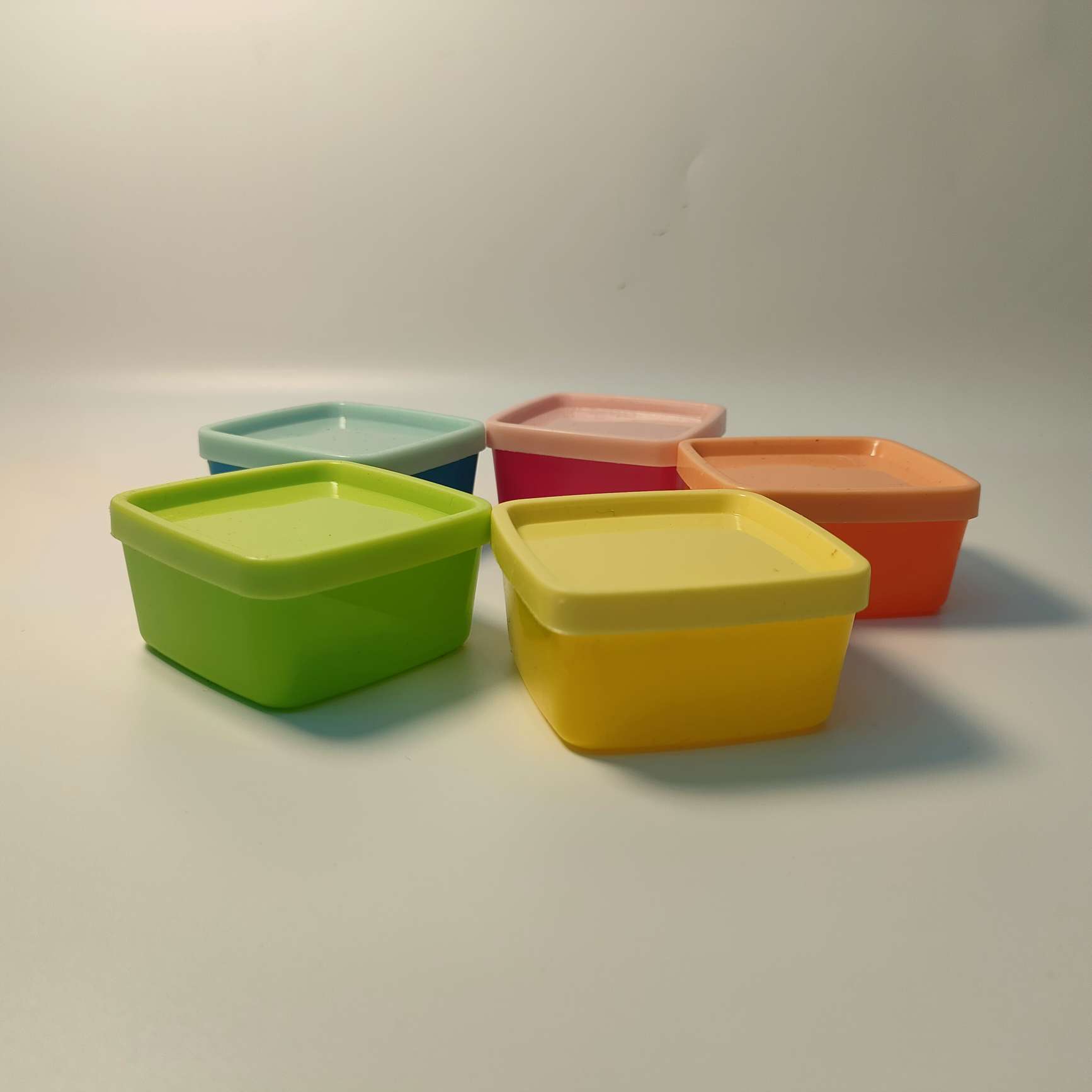 Square storage box, small mini plastic box with lid, 5-piece set details Picture