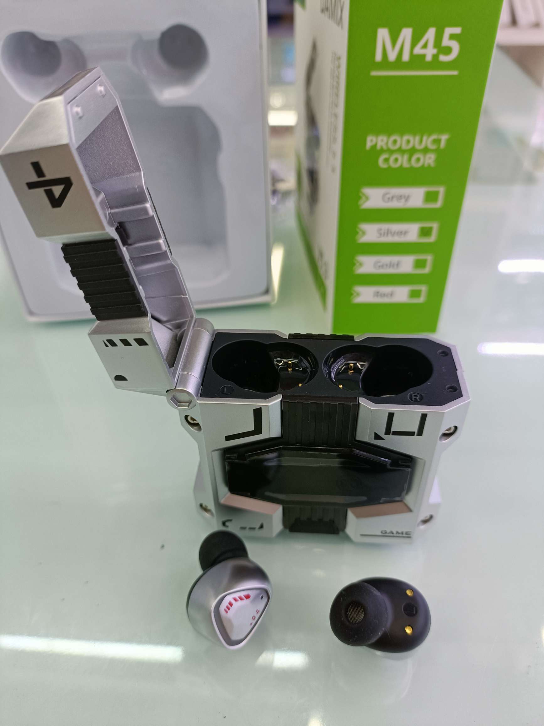 M45 Bluetooth headset Mecha gaming Headset Application Scenario
