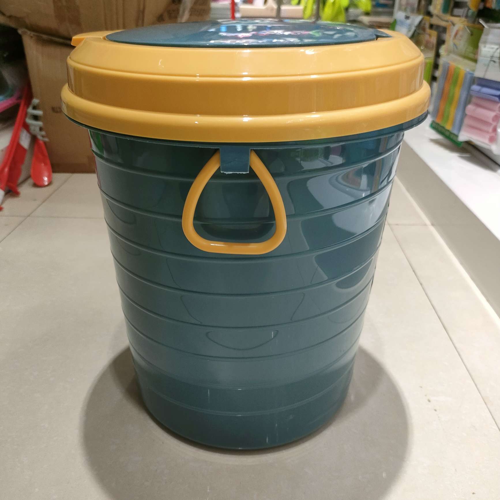 Home trash can with lid, household bathroom, kitchen press, living room, light luxury, large capacity, toilet, waterproof spring lid details Picture