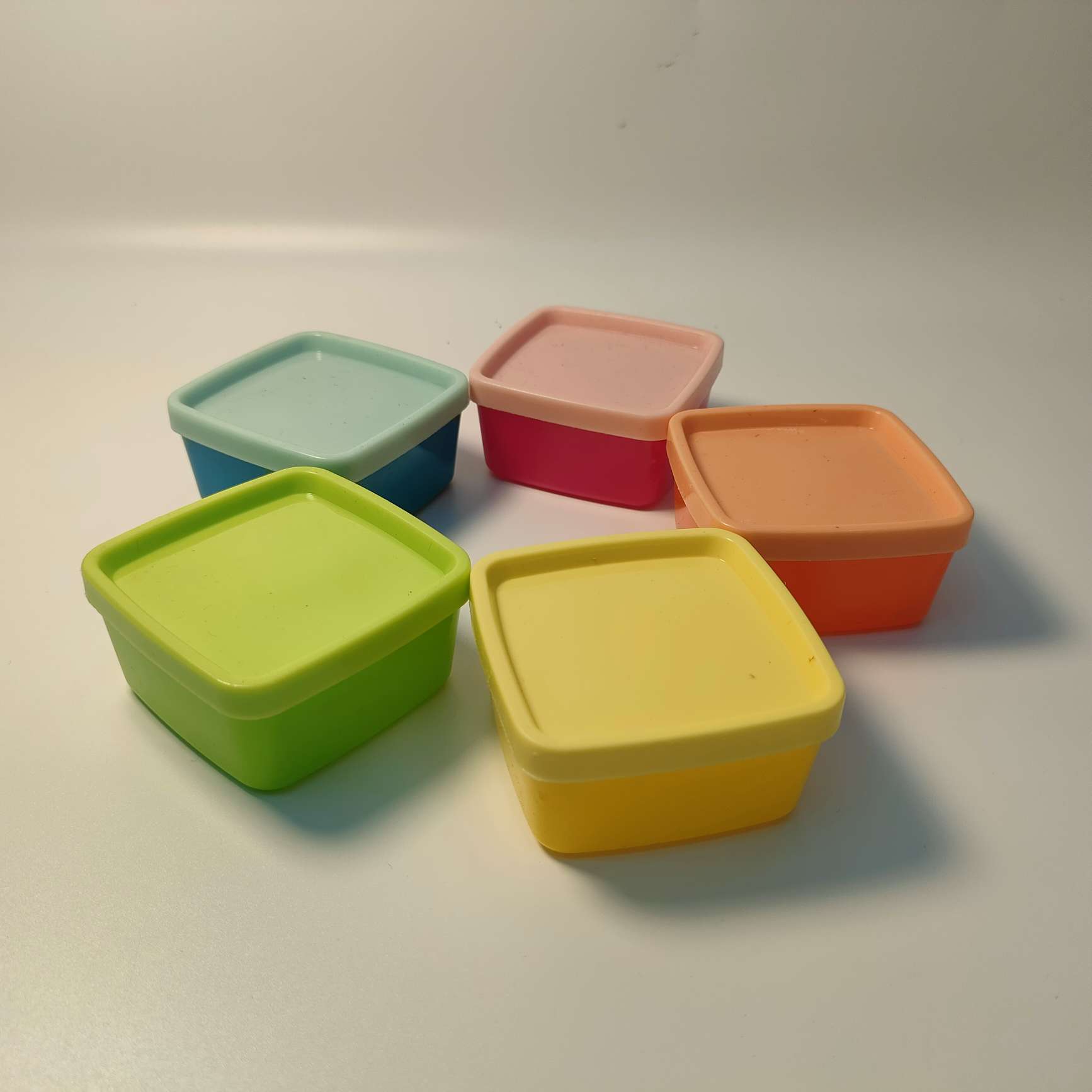 Square storage box, small mini plastic box with lid, 5-piece set