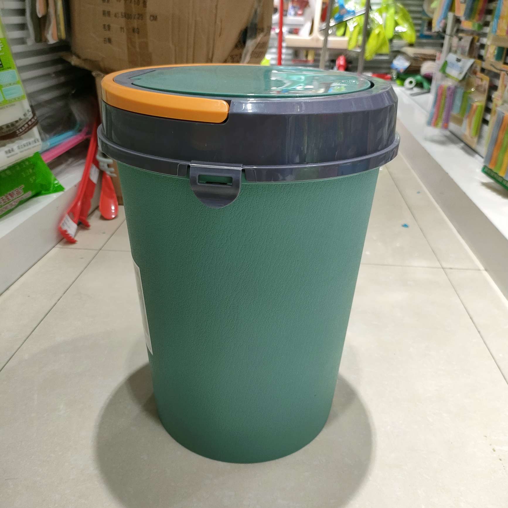 Household trash cans, toilets, bathrooms with LIDS, kitchens, large-capacity bins, offices, living rooms, bedrooms, commercial small wastebaskets Application Scenario