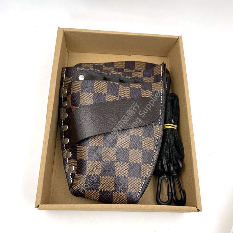 答案：方格剪刀包/理发店用品/皮革工具包/挎包/造型师用腰包/剪刀包产品图