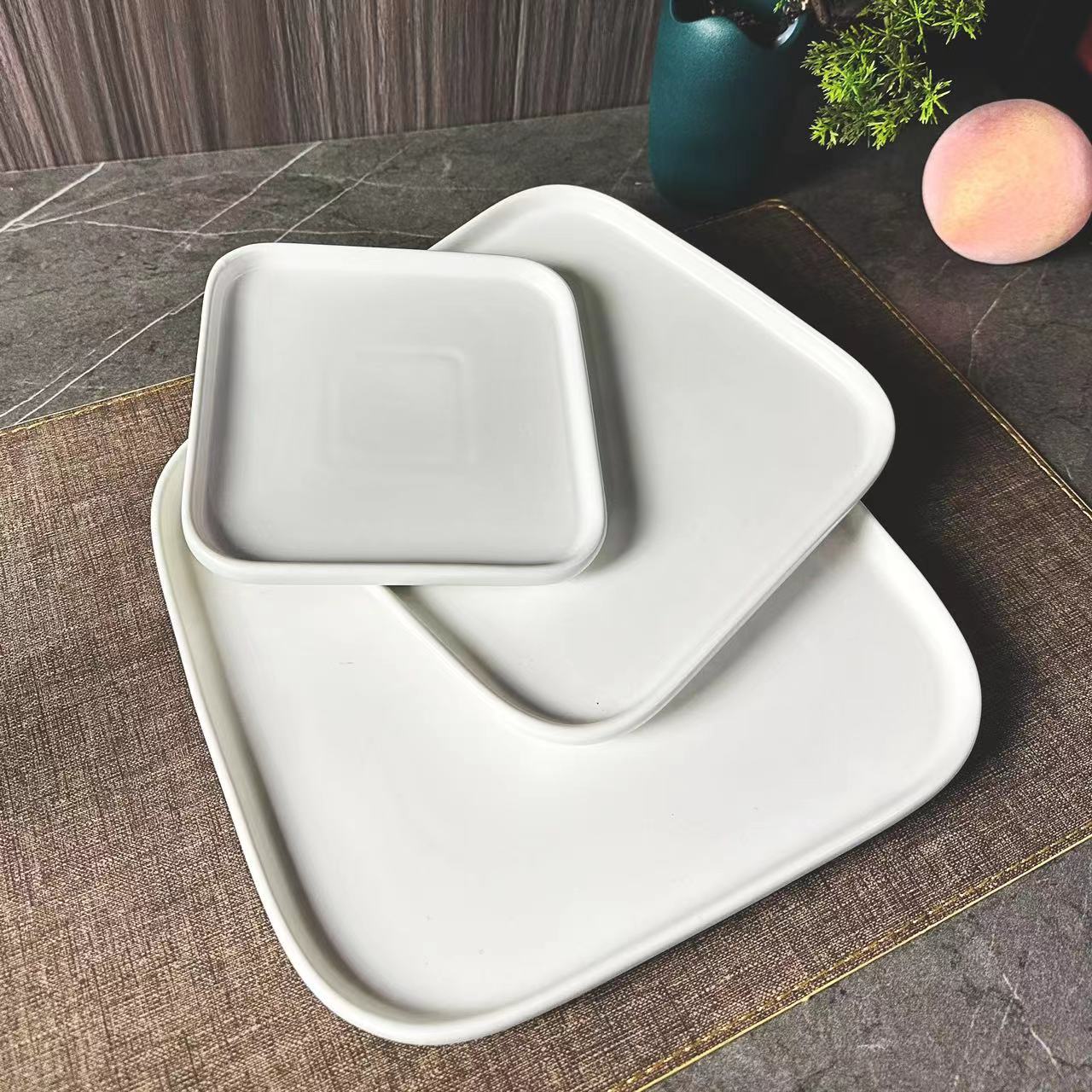Premium white matte glazed ceramic square plates, 6-inch, 8-inch, 10-inch thickened and durable, specially designed for home use in hotels and restaurants Specification image