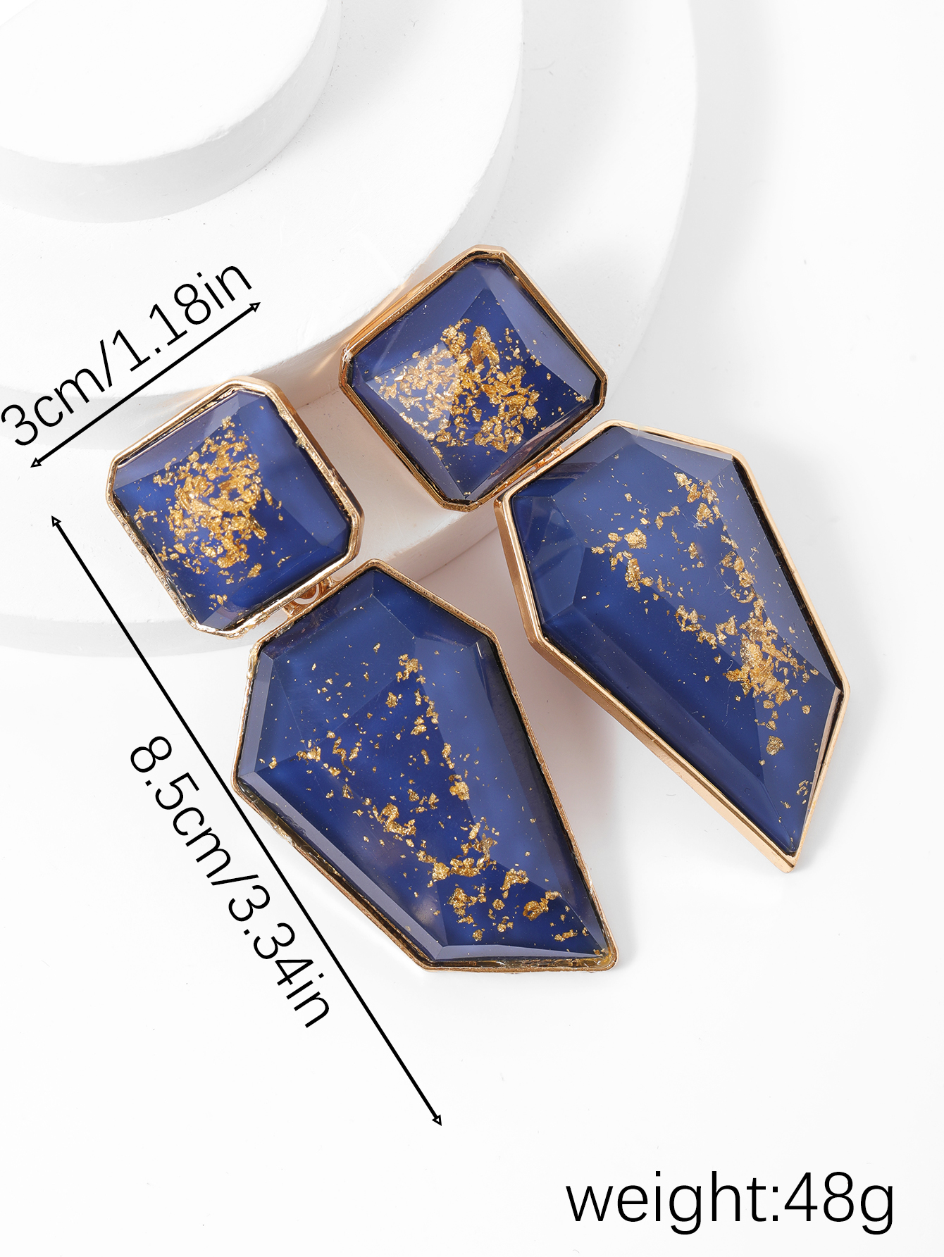 Cross-border e-commerce earrings, women's stud earrings, irregular geometric resin earrings, European and American style, exaggerated and elegant earrings Application Scenario