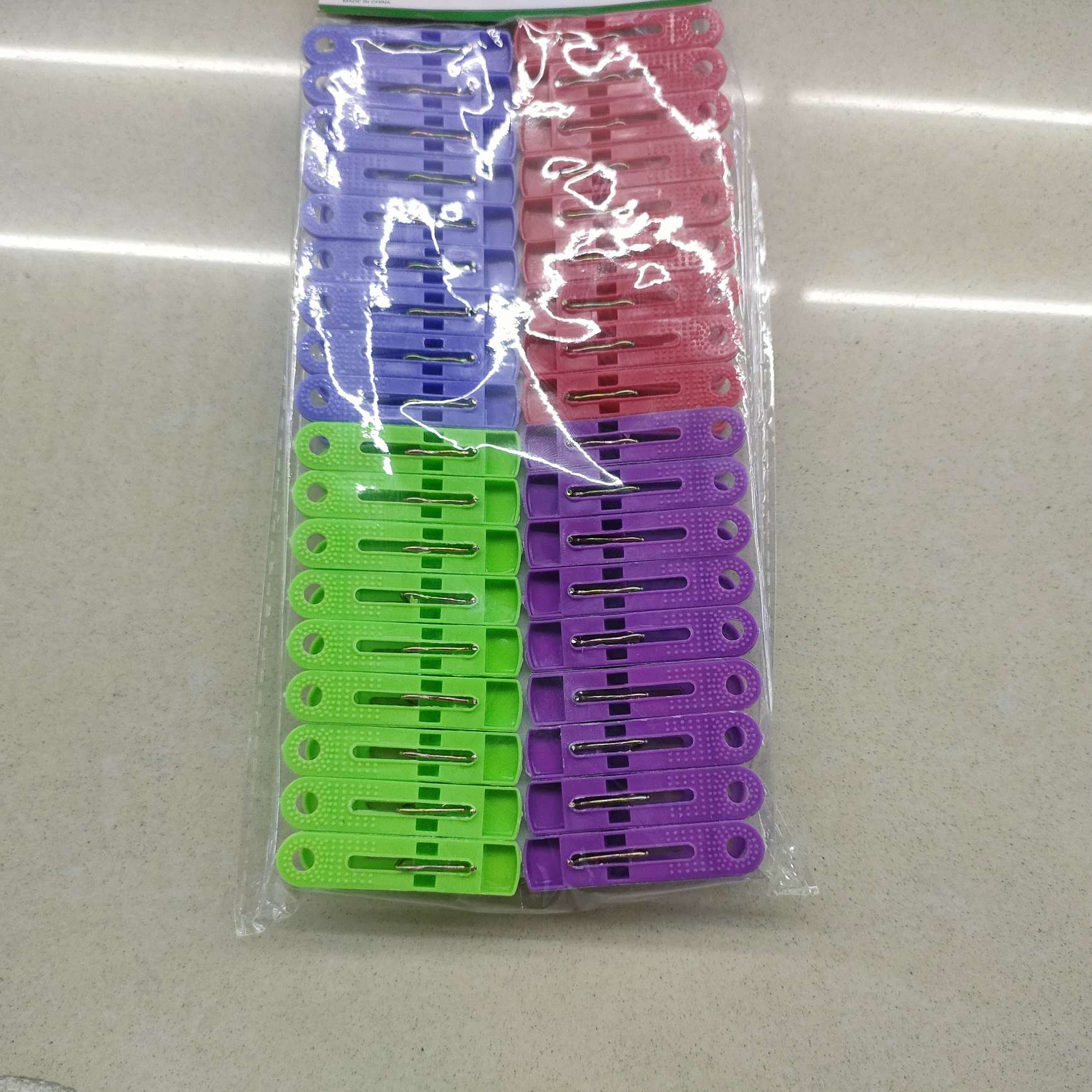 Clothes drying clips, cotton quilt clips, windproof plastic clothes drying clips, multi-piece set, home sock clamping rack Specification image