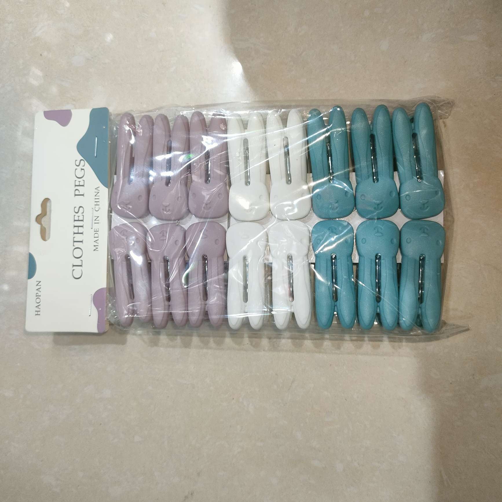 16 cartoon clothes drying clips, household clothes drying, socks and underwear windproof fixed clips, plastic clips