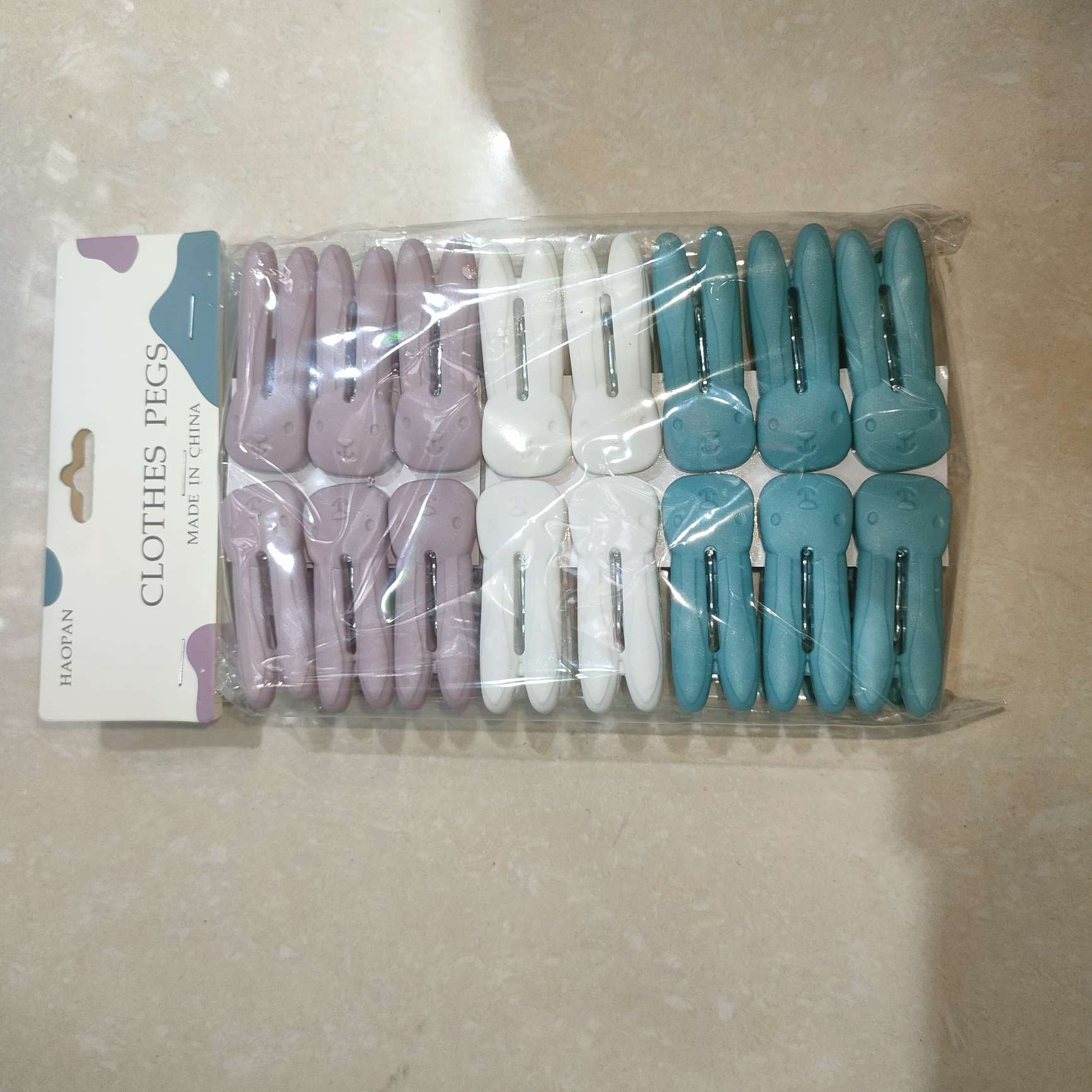 16 cartoon clothes drying clips, household clothes drying, socks and underwear windproof fixed clips, plastic clips details Picture