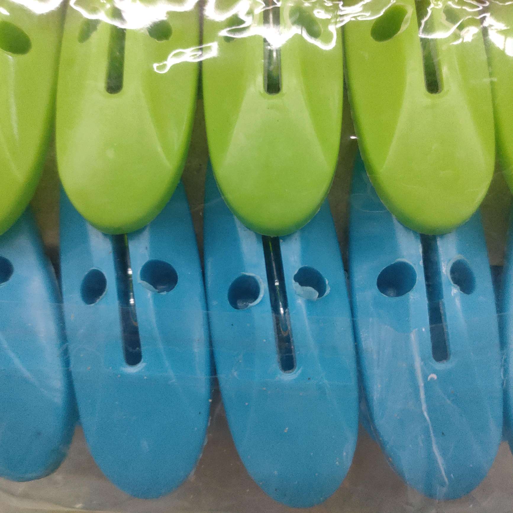 Supplying drying supplies: oval clothes clips, olive-shaped clips, and plastic clips Specification image