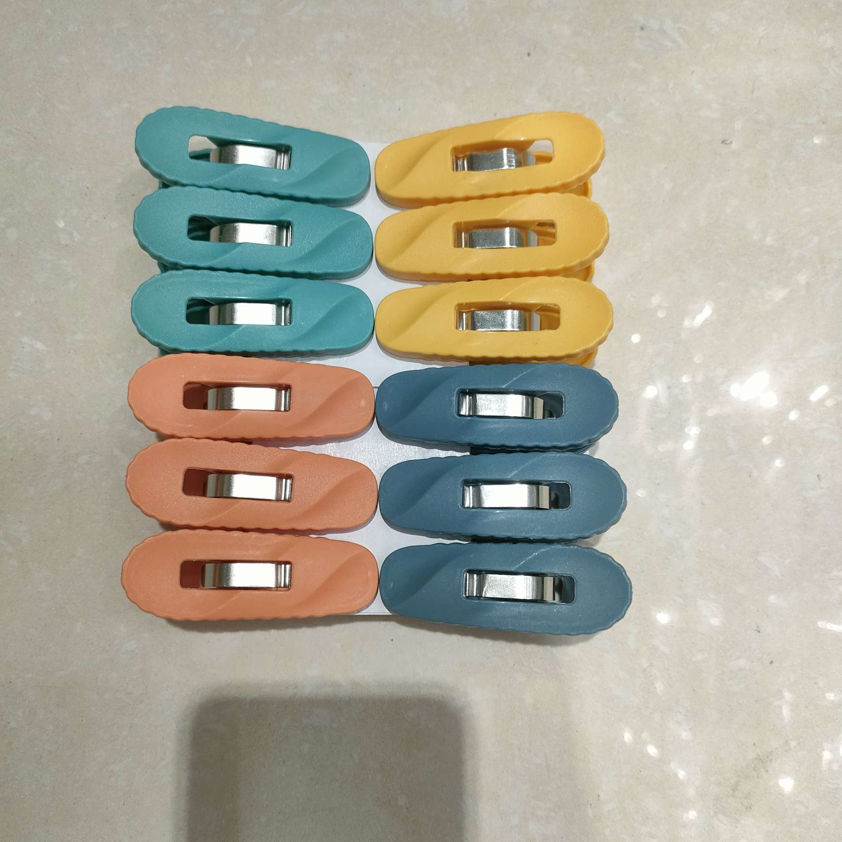 Super value creative plastic clips, clothes drying clips, windproof clips, drying clips, plastic clips, clothes drying clips 12 pieces each