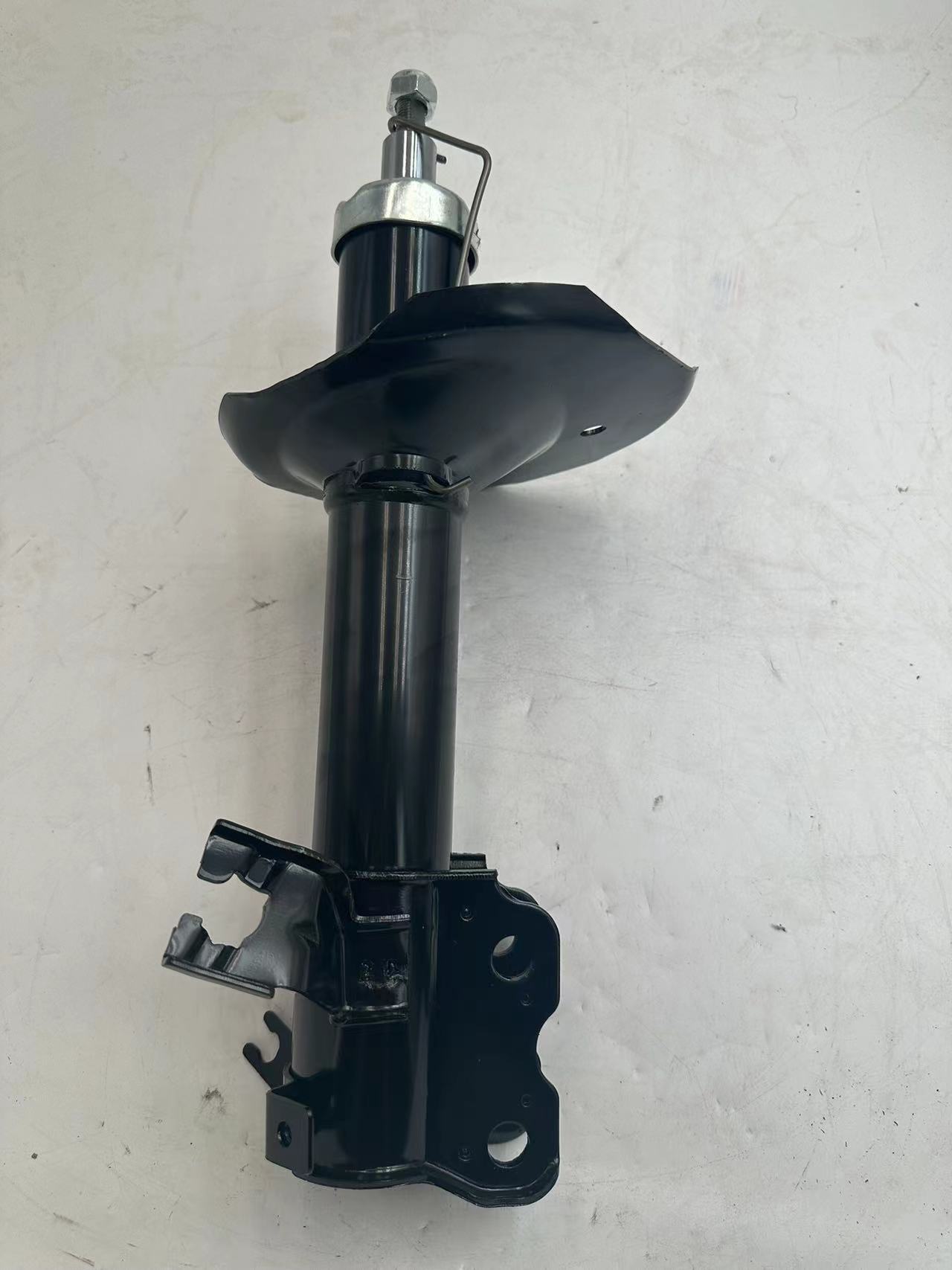 The automotive parts shock absorption system is suitable for Nissan CEFIRO automotive shock absorbers 44211-51520 4421151520 Application Scenario