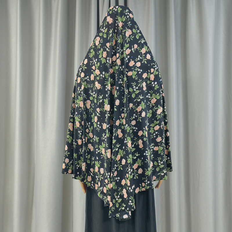New fashionable and best-selling women's large-sized Muslim headscarf with printed floral patterns from the Middle East, Europe and America Application Scenario