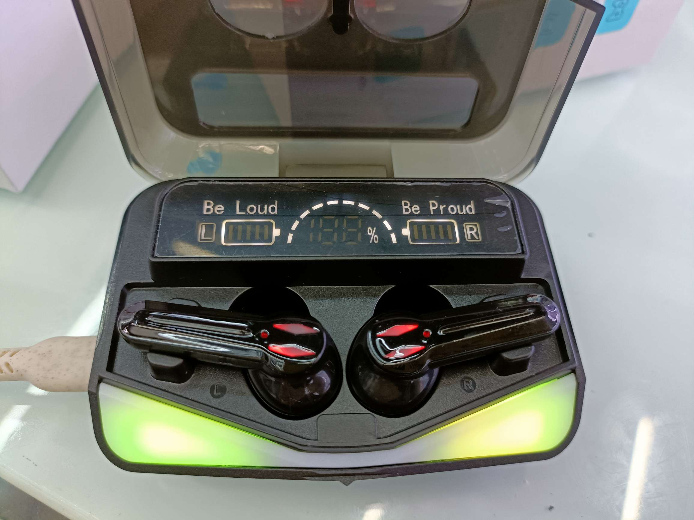 The M28 Bluetooth headset lights up the cockpit digital mirror Item Picture