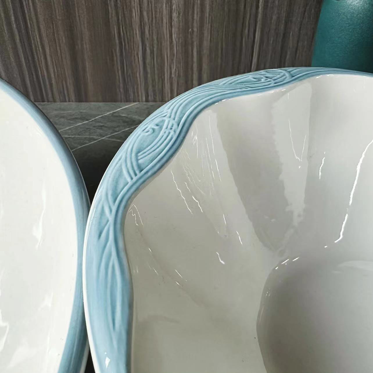 The Fenghua series of high-end ceramic relief painted slanted bowls, 9-inch and 11-inch thickened and durable, are suitable for home use in hotels and clubs Application Scenario