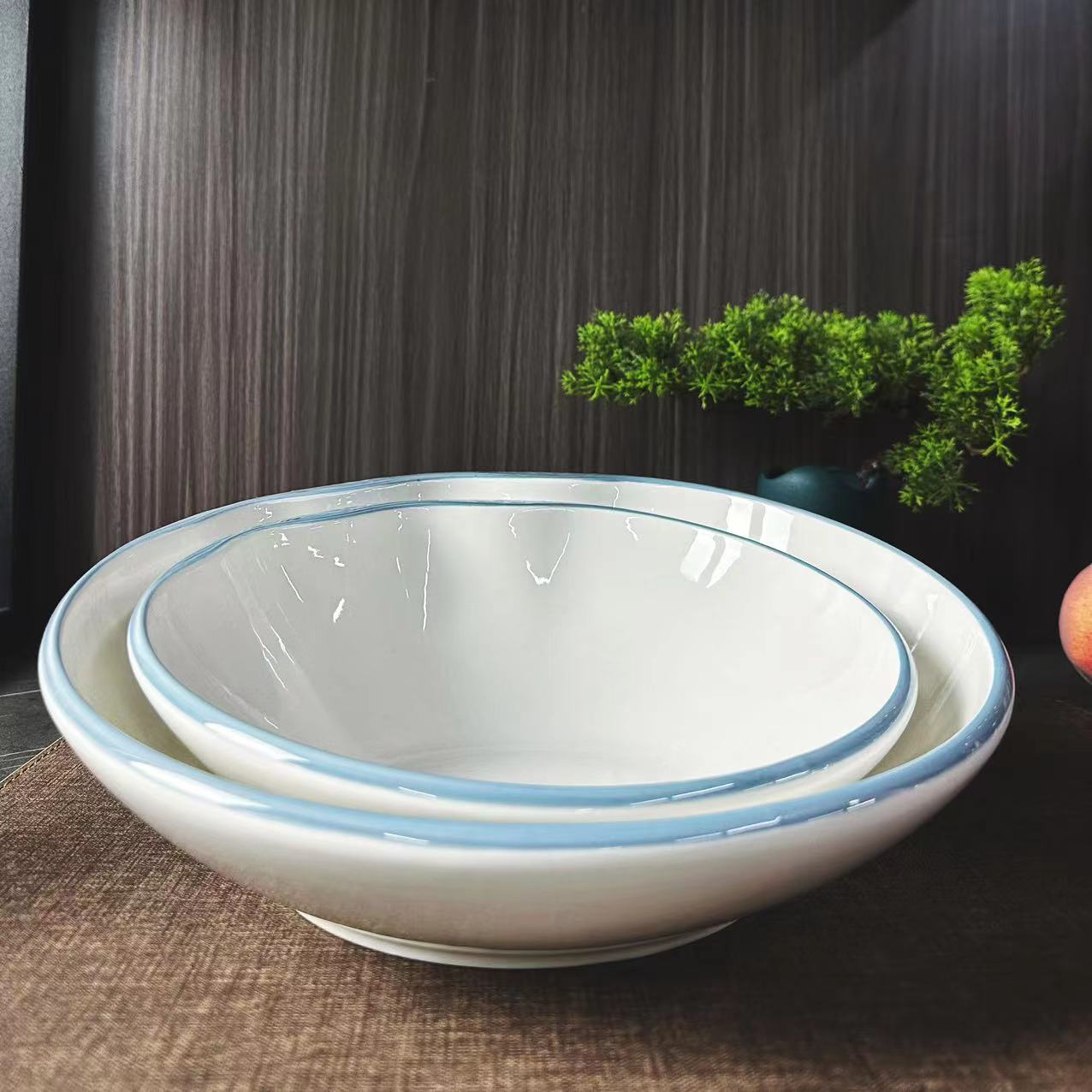 The Fenghua series of high-end ceramic relief painted slanted bowls, 9-inch and 11-inch thickened and durable, are suitable for home use in hotels and clubs details Picture