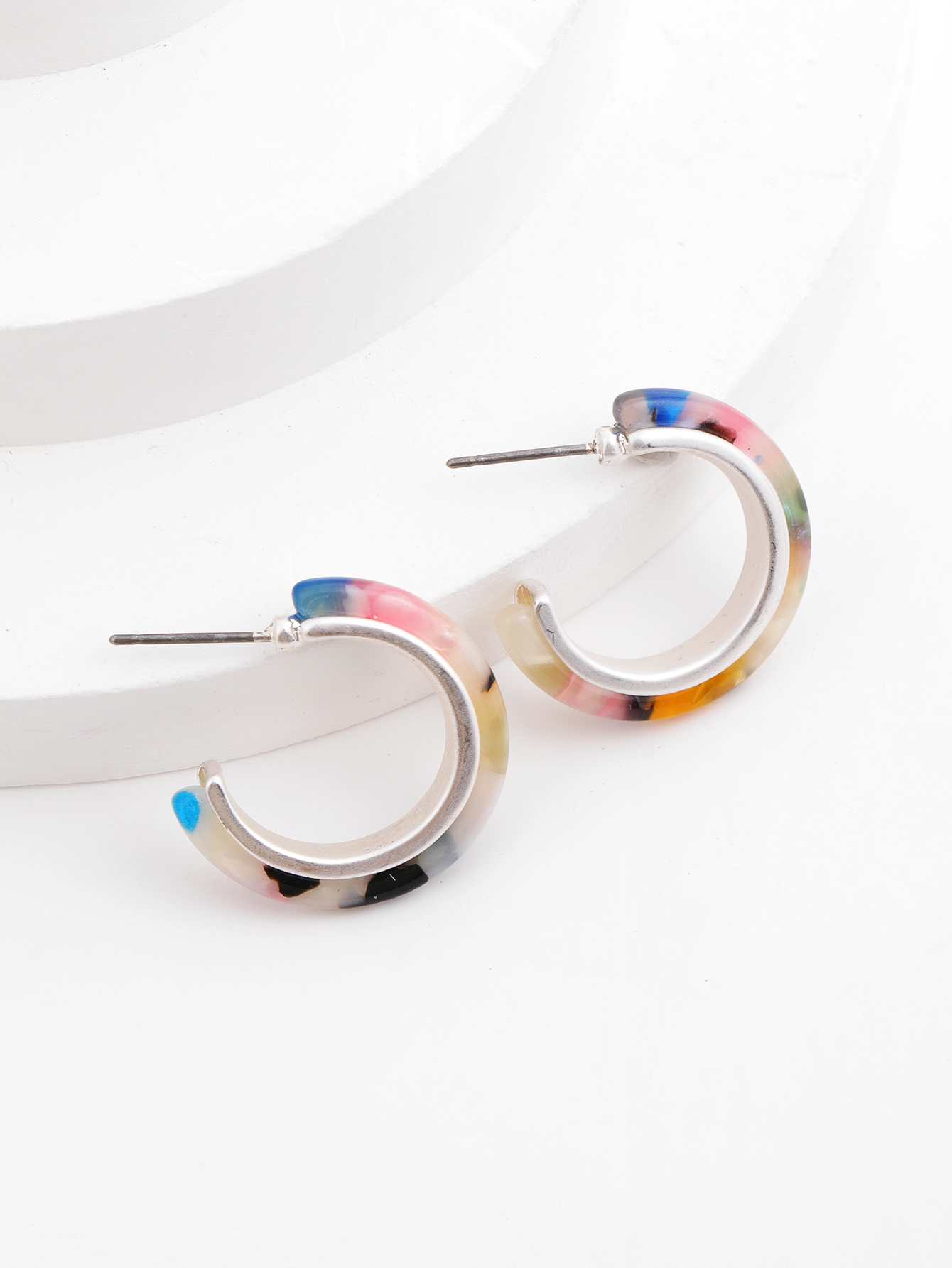 European and American simple acetate alloy earrings, geometric acetate sheet round C-shaped high-quality, versatile and personalized earrings for women Specification image