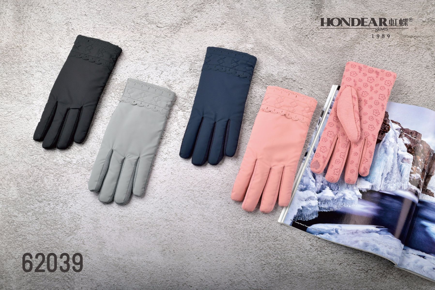 Direct sales from the manufacturer of trendy and classic knitted woolen gloves for autumn and winter warmth details Picture
