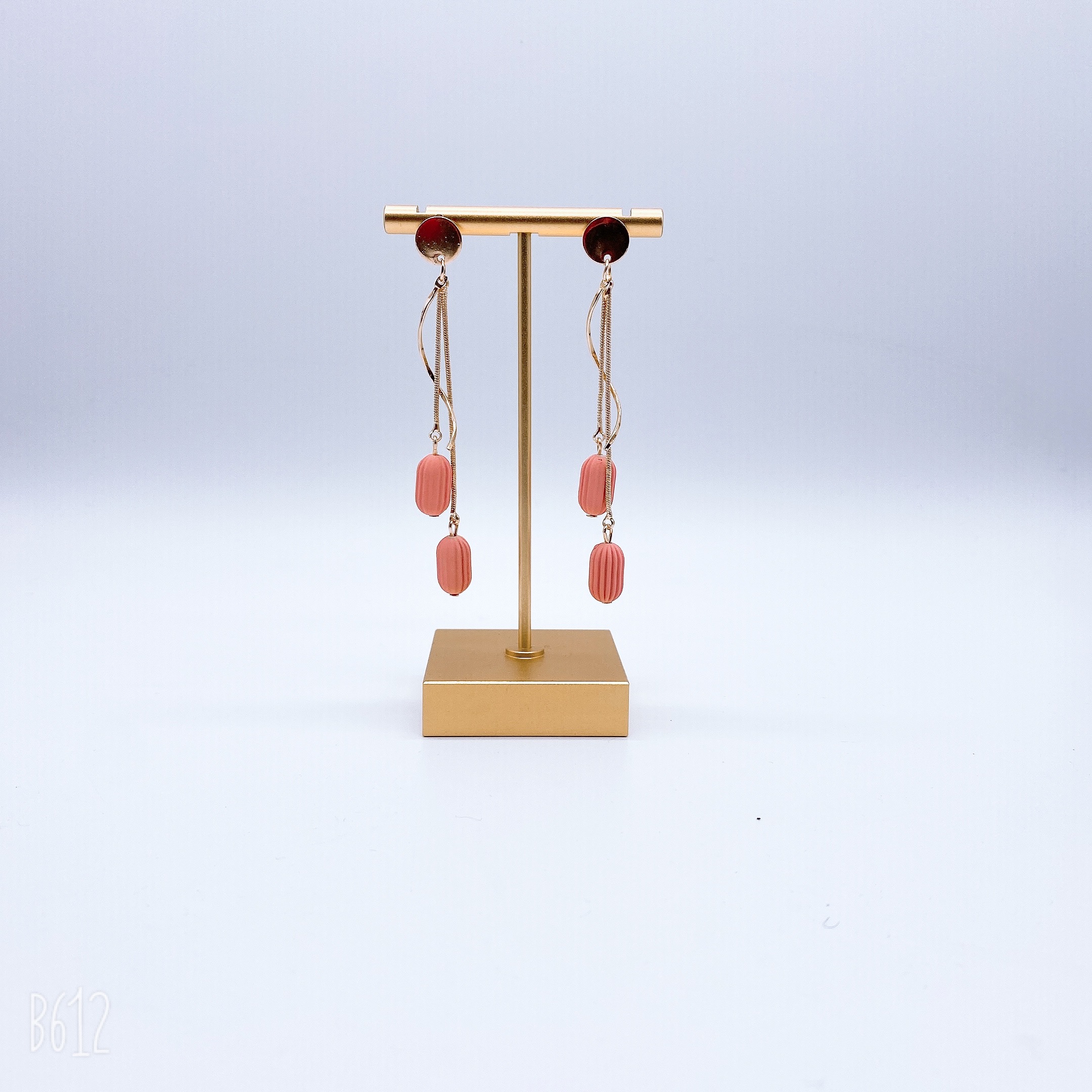 New earrings from Dongdaemun, South Korea, Morandi multi-color earrings, fashionable and versatile, popular and trendy earrings, women's tassel stud earrings Specification image