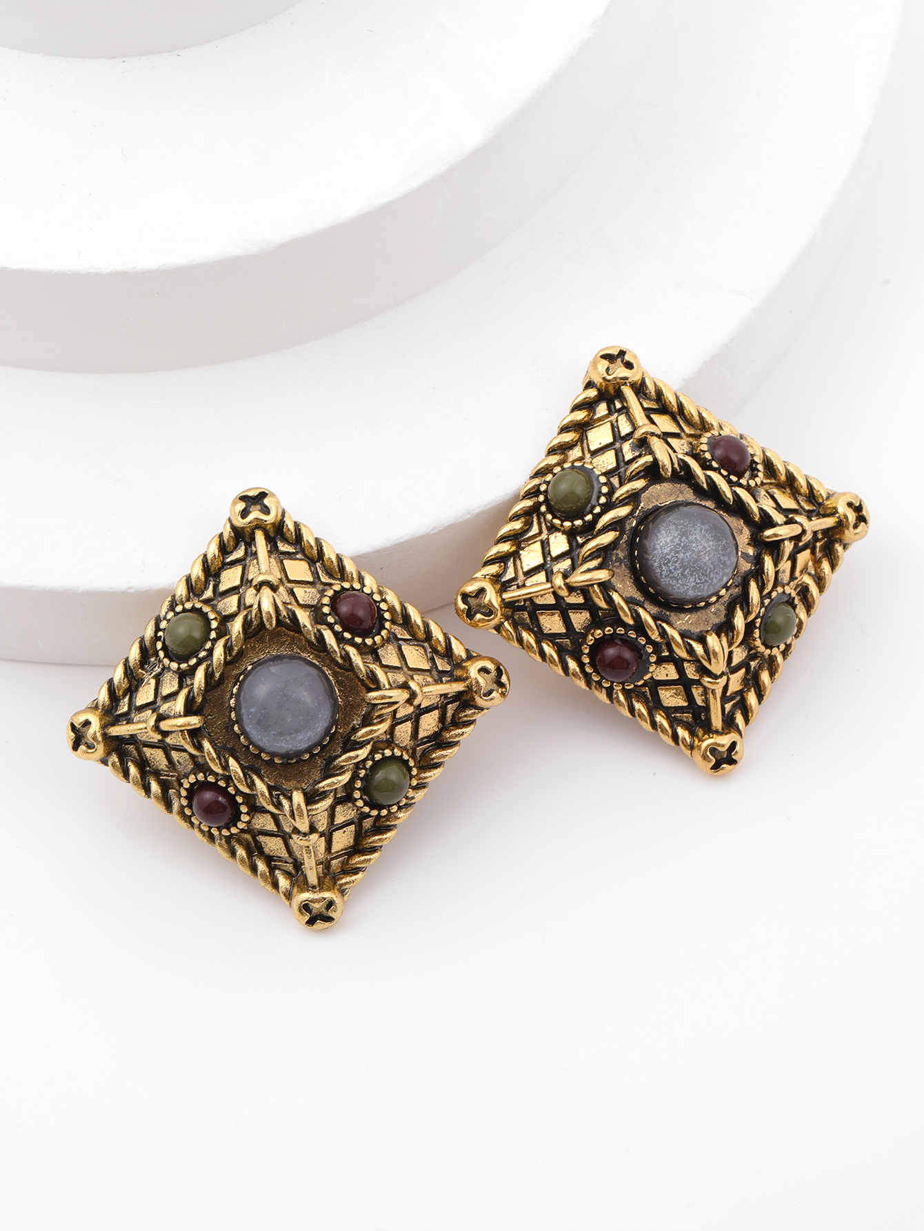 vintage medieval earrings Women Vintage fashion personality European and American earrings niche geometric elegant court style earrings