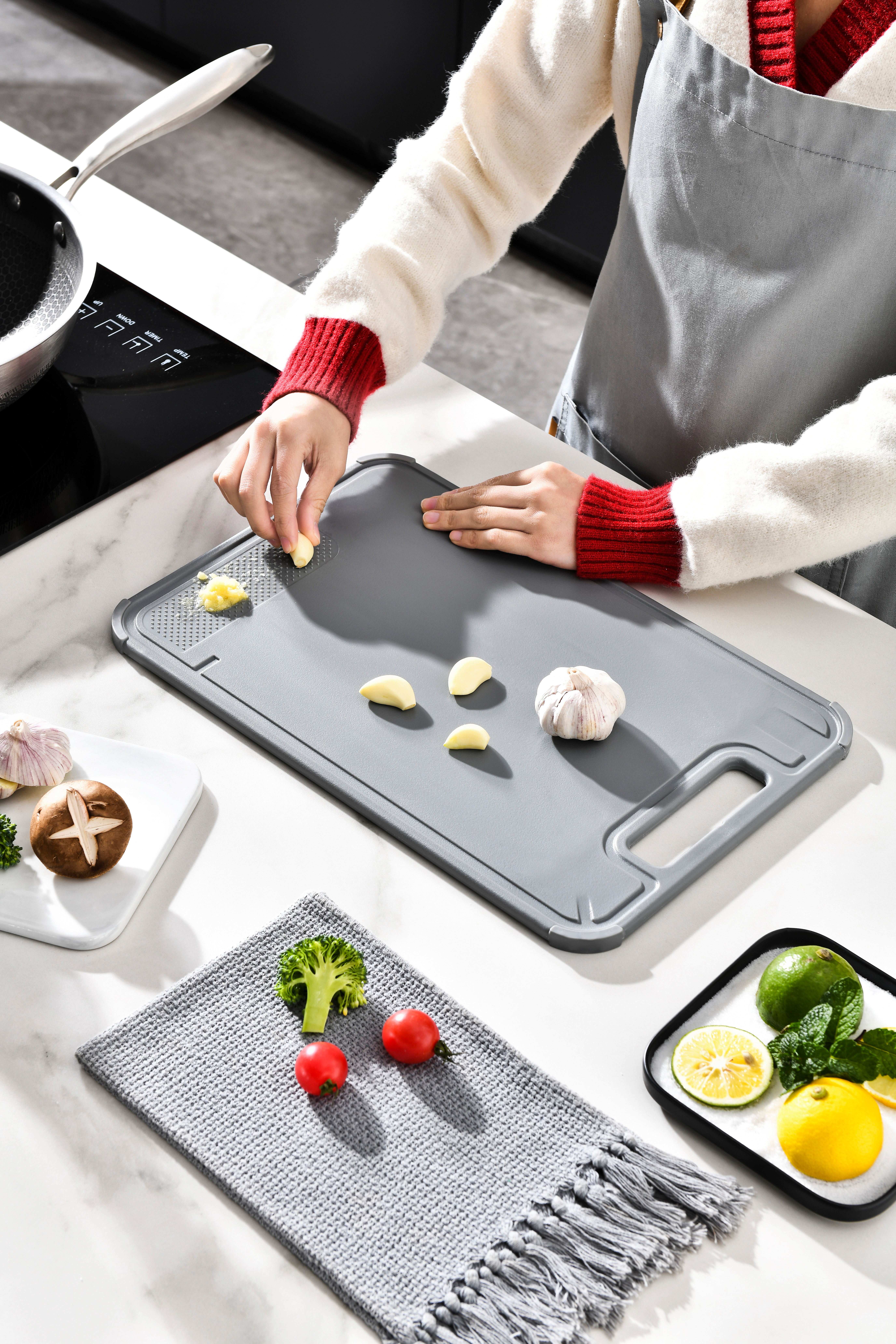 Kitchen Multi-Functional Three-In-One Antibacterial And Anti-Mold Double-Sided Cutting Board, Household Chopping Board, Cutting Board, Fruit Cutting Board, Kitchen Water Draining Application Scenario