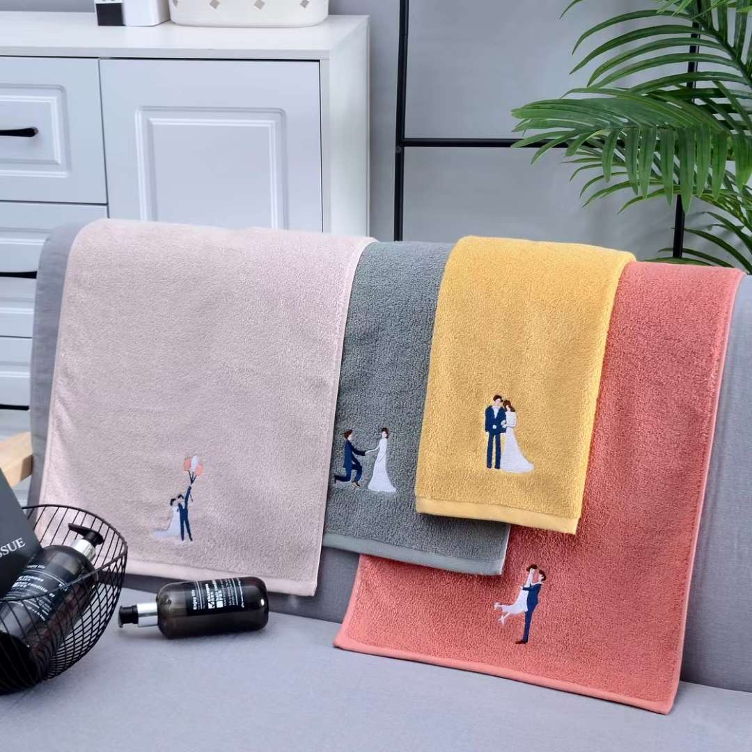 Couple towels made of pure cotton, absorbent and embroidered, with couple portrait logos as gifts Specification image