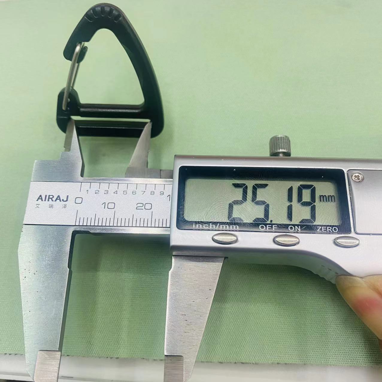 其他箱包配件实物图