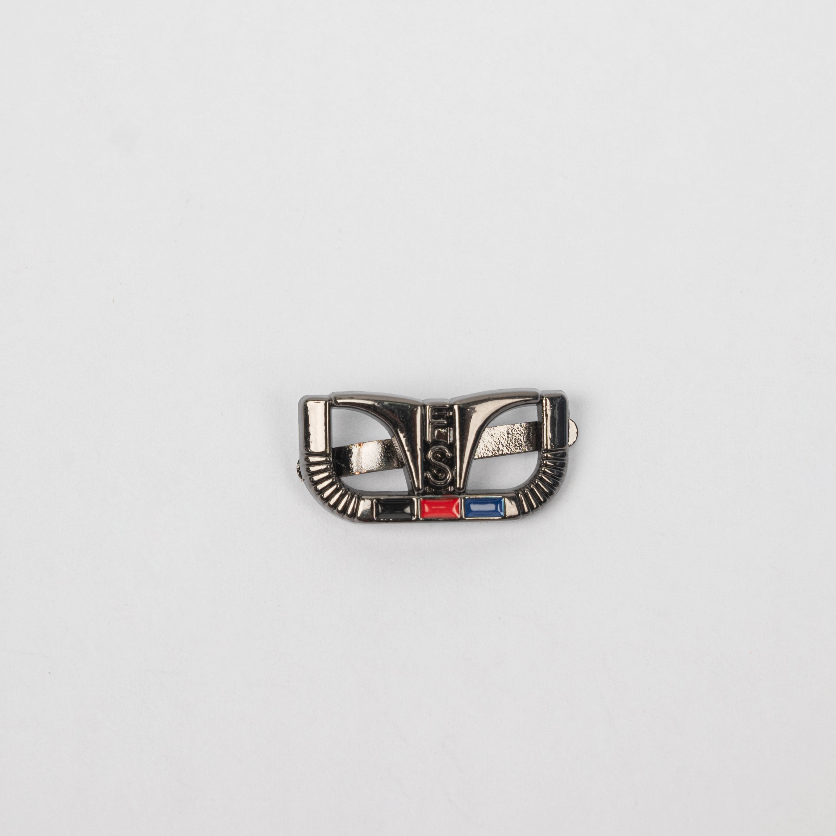 Fashionable alloy accessories, hats, scarves, decorations, bags, clothing accessories, decorative buttons, customizable hardware labels, factory direct sales, source supply