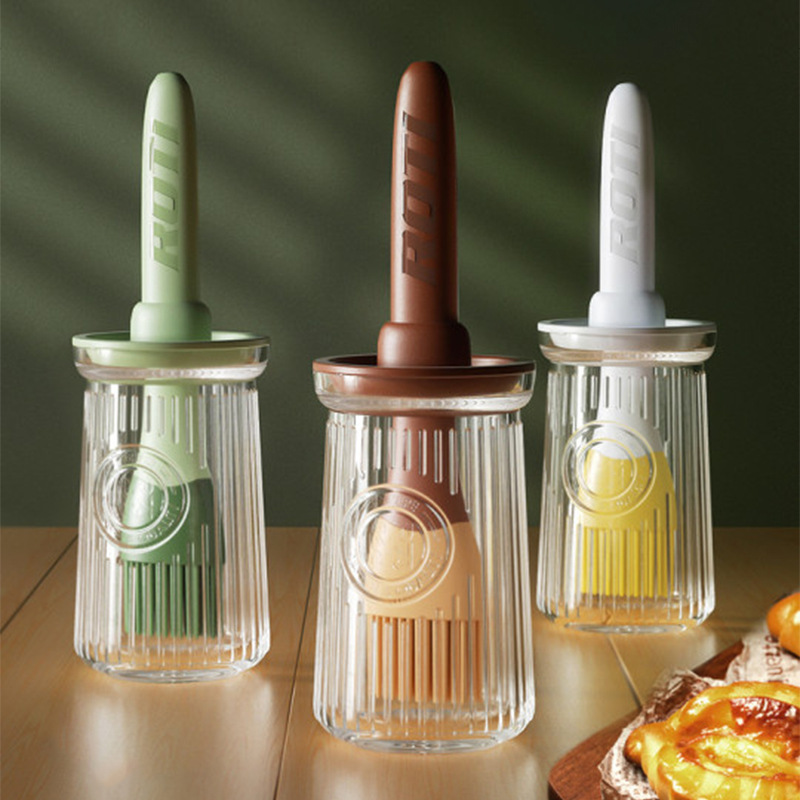 Silicone oil brush with bottle, kitchen pancake, food-grade, barbecue and baking, household high-temperature resistant one-piece oil brush bottle Application Scenario