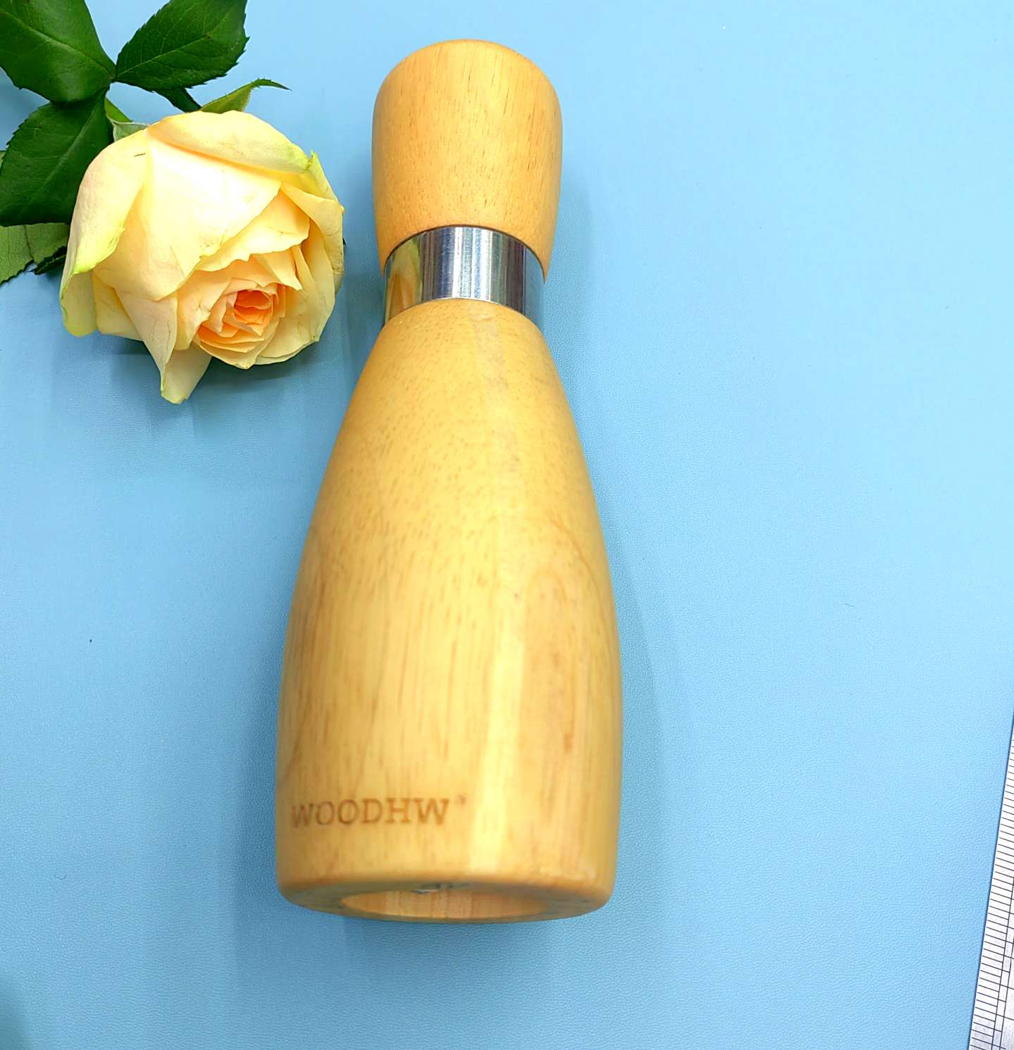 Wholesale kitchen supplies pepper grinder manual solid wood freshly ground pepper grinder Sichuan pepper sea salt spices thumbnail