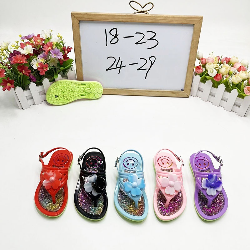 Custom-made factory for new PVC flip-flops for girls and children, as well as casual beach shoes details Picture