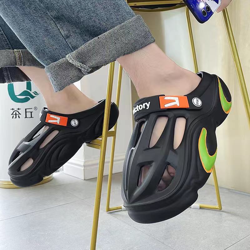 2023 new network red Crocs men summer non-slip thick soles step on poo sandals outdoor wear beach slippers men