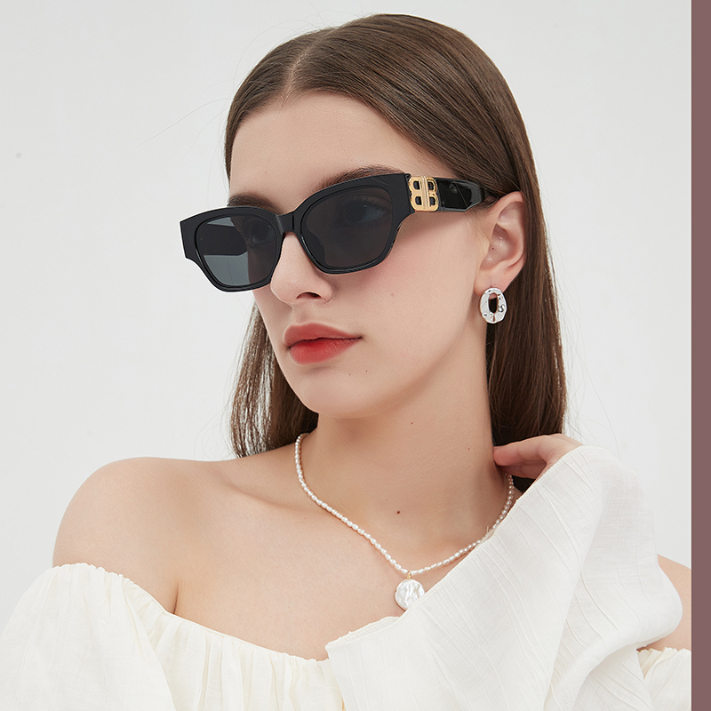 Cross-Border Women Small Frame Square Sunglasses Europe And The United States Retro B Family Personality Sunglasses Sunglasses5445 Item Picture