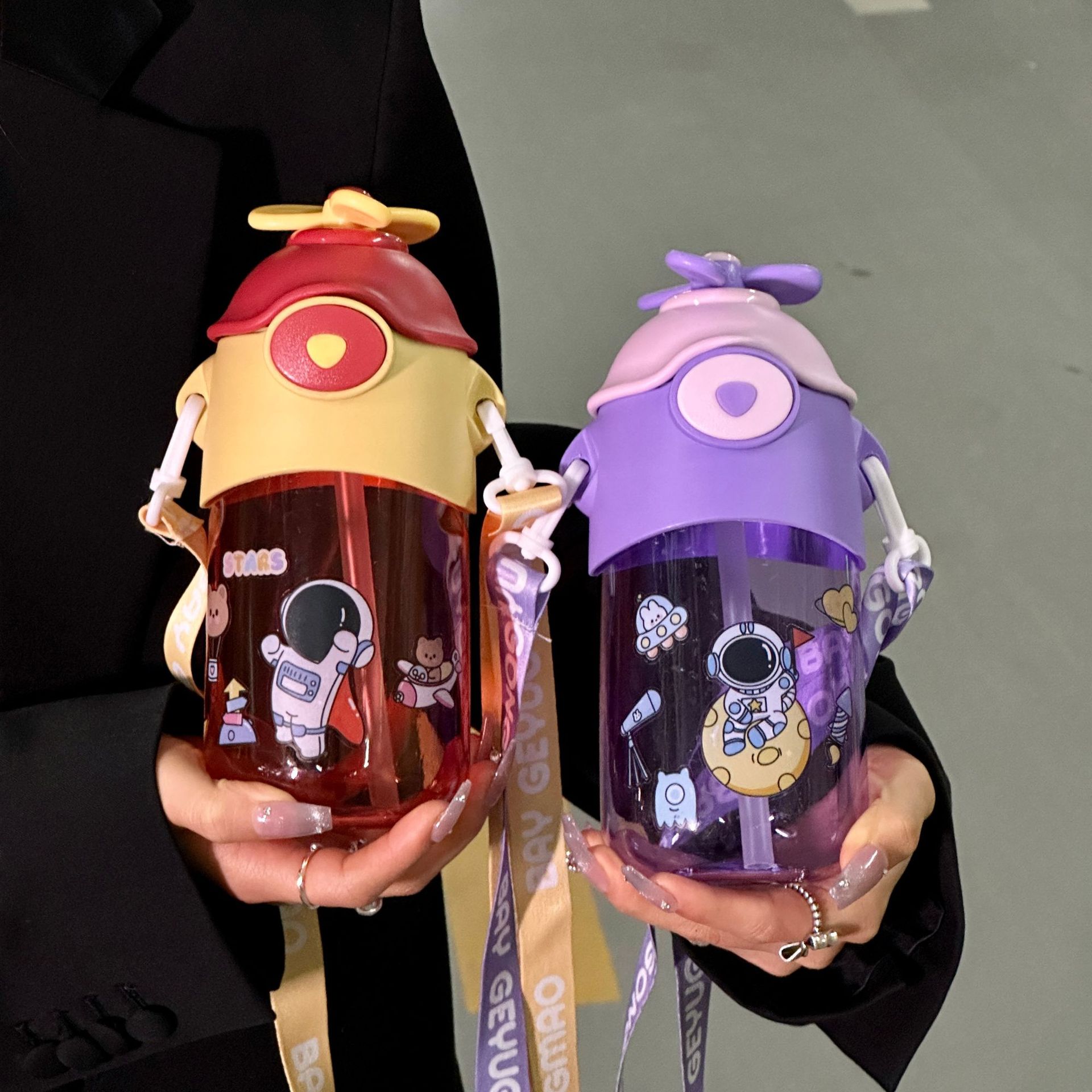 Large-capacity portable plastic cup, student sports water bottle, summer high-temperature resistant, women's tea-making plastic water cup, large-bellied cup design, other 700ML