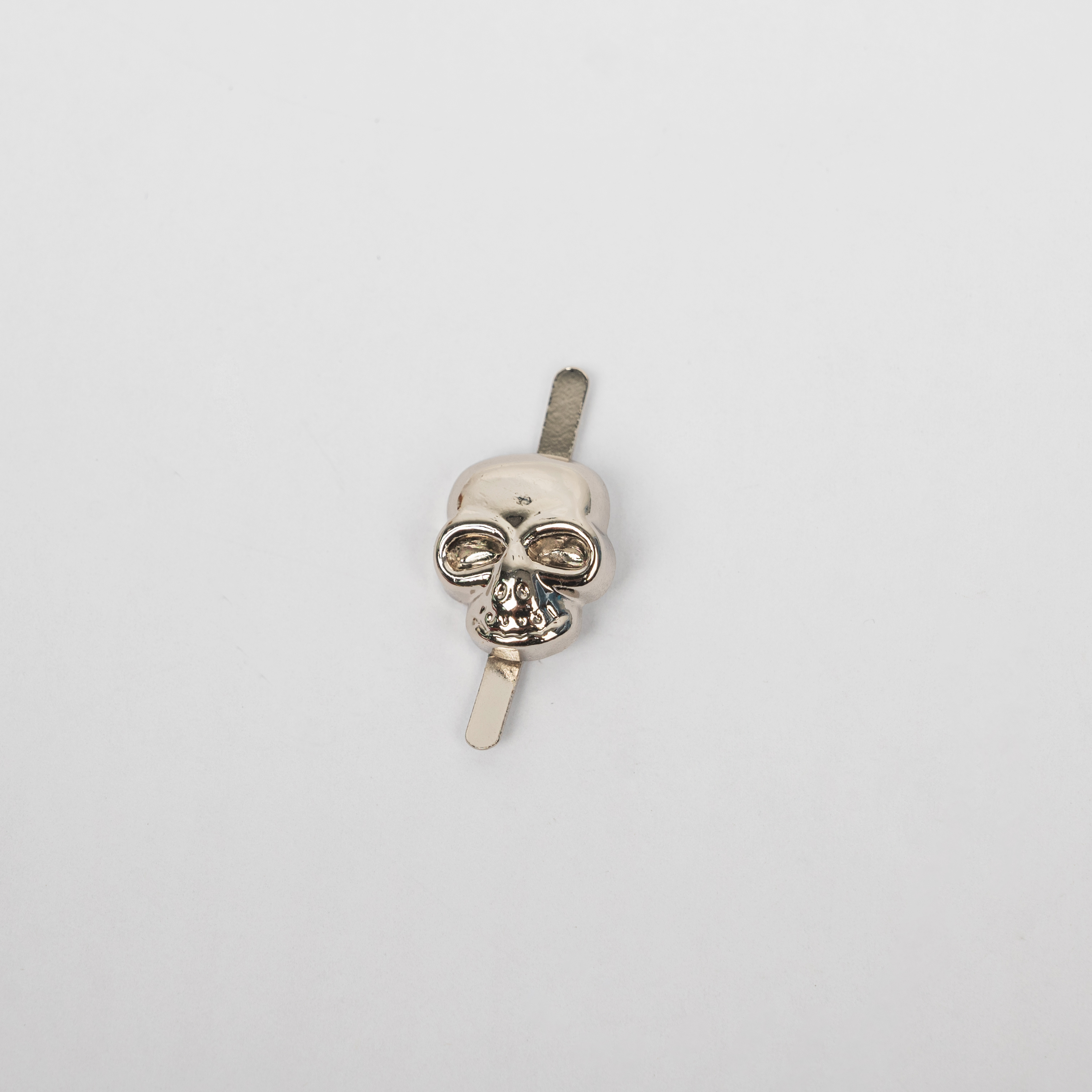 Fashionable Korean-style alloy accessories, hats, scarves, decorative bags, clothing accessories, decorative buttons, customizable hardware labels, factory direct sales, source supply