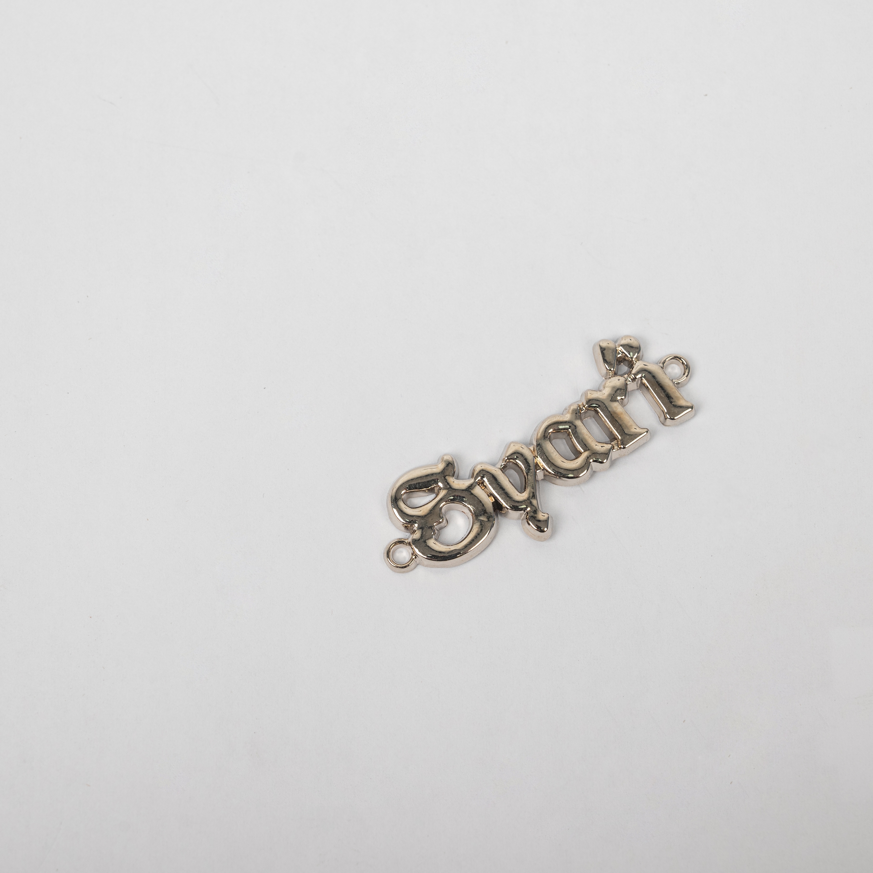 Fashionable Korean letter style alloy accessories, hats, scarves, decorative bags, clothing accessories, decorative buttons, customizable hardware labels, factory direct sales, source supply