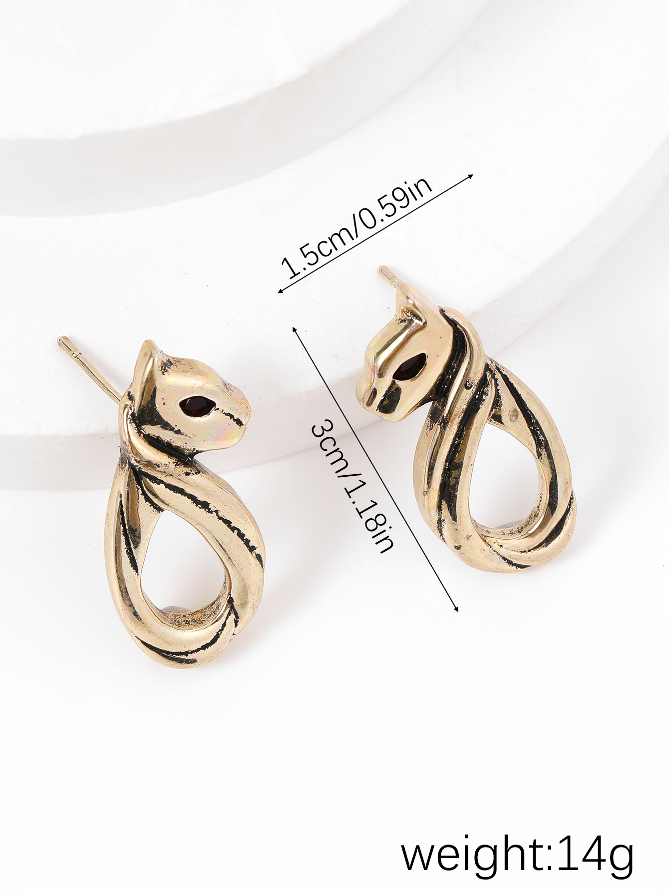 "2023 Popular European and American accessories: Alloy, simple and creative animal stud earrings, versatile and personalized earrings. details Picture