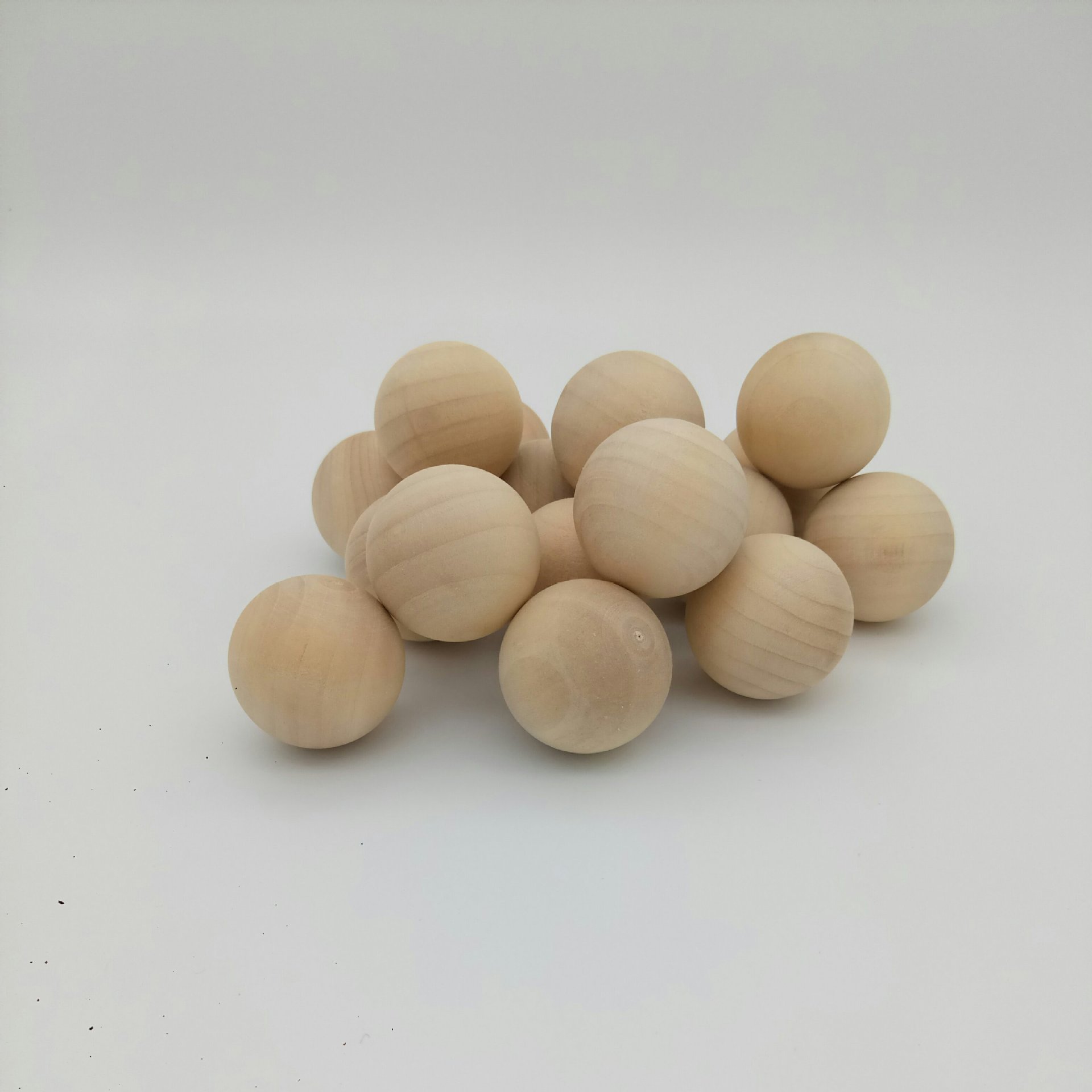 Jiehao Manufacturers Supply Wood Ball Wood Ball Wood Beads Supply Wood Ball Loose Wood Beads Solid Wood Balls undefined