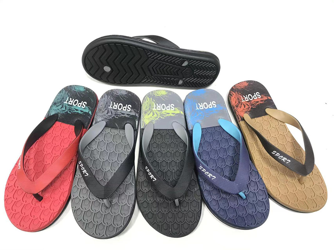 Custom-made factory for new summer PVC flip-flops, men's flip-flops and casual beach shoes for foreign trade