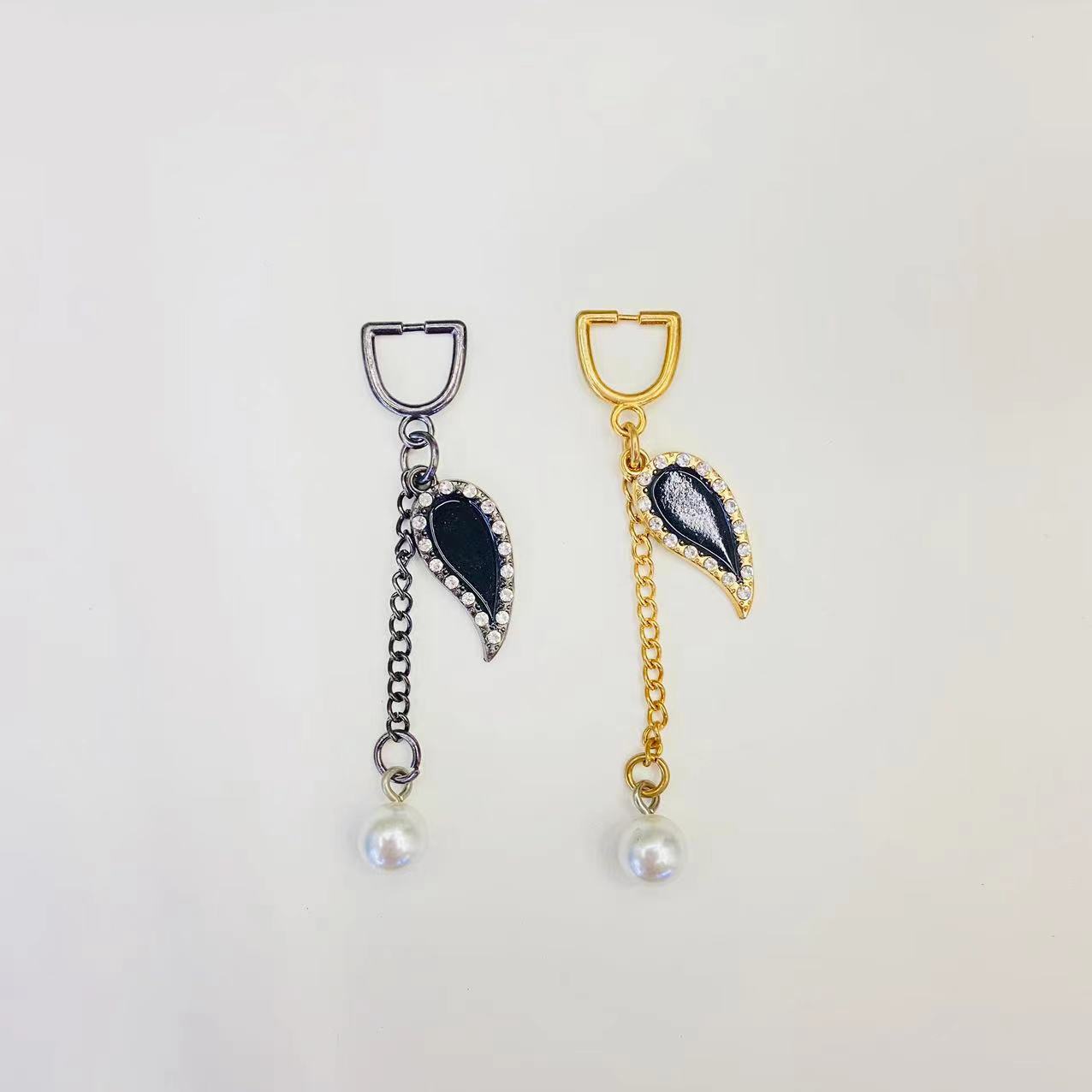 Factory direct sales of fashionable alloy accessories, clothing accessories, clothes and trousers, pendants, diamond chains, jewelry, luggage accessories, and customizable hardware accessories pic 2