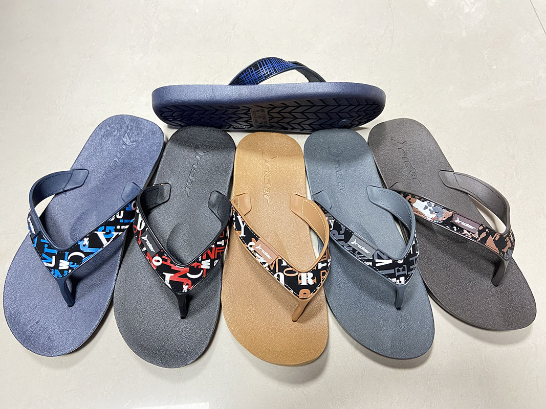 Custom-made factory for new summer PVC flip-flops, men's flip-flops and casual beach shoes for foreign trade details Picture