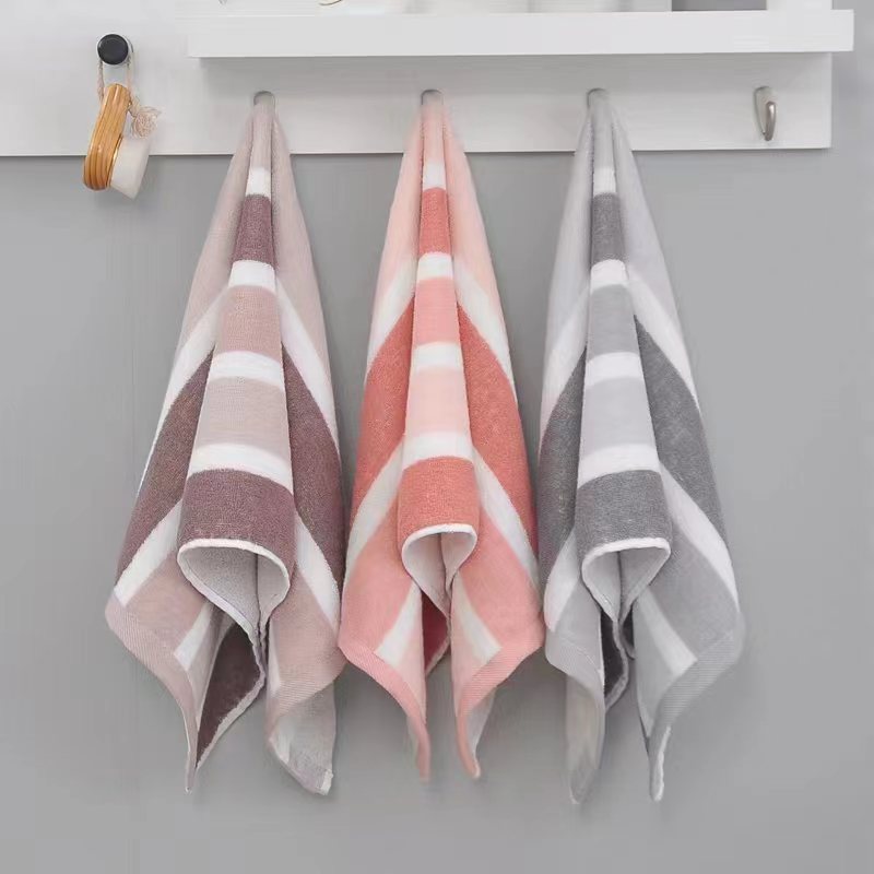 Detail of stitching and fabric texture of Shenduo towel