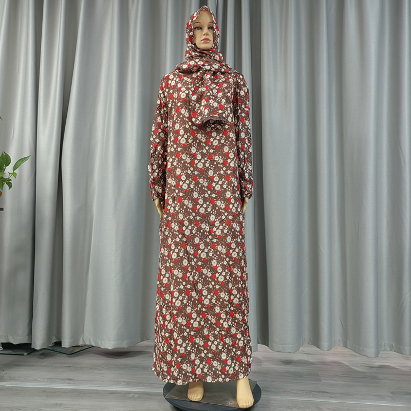Middle East cross-factory wholesale of Middle East, European and American hooded scarves, traditional fashion, trendy printed large flower dresses, long sleeves, cotton Specification image