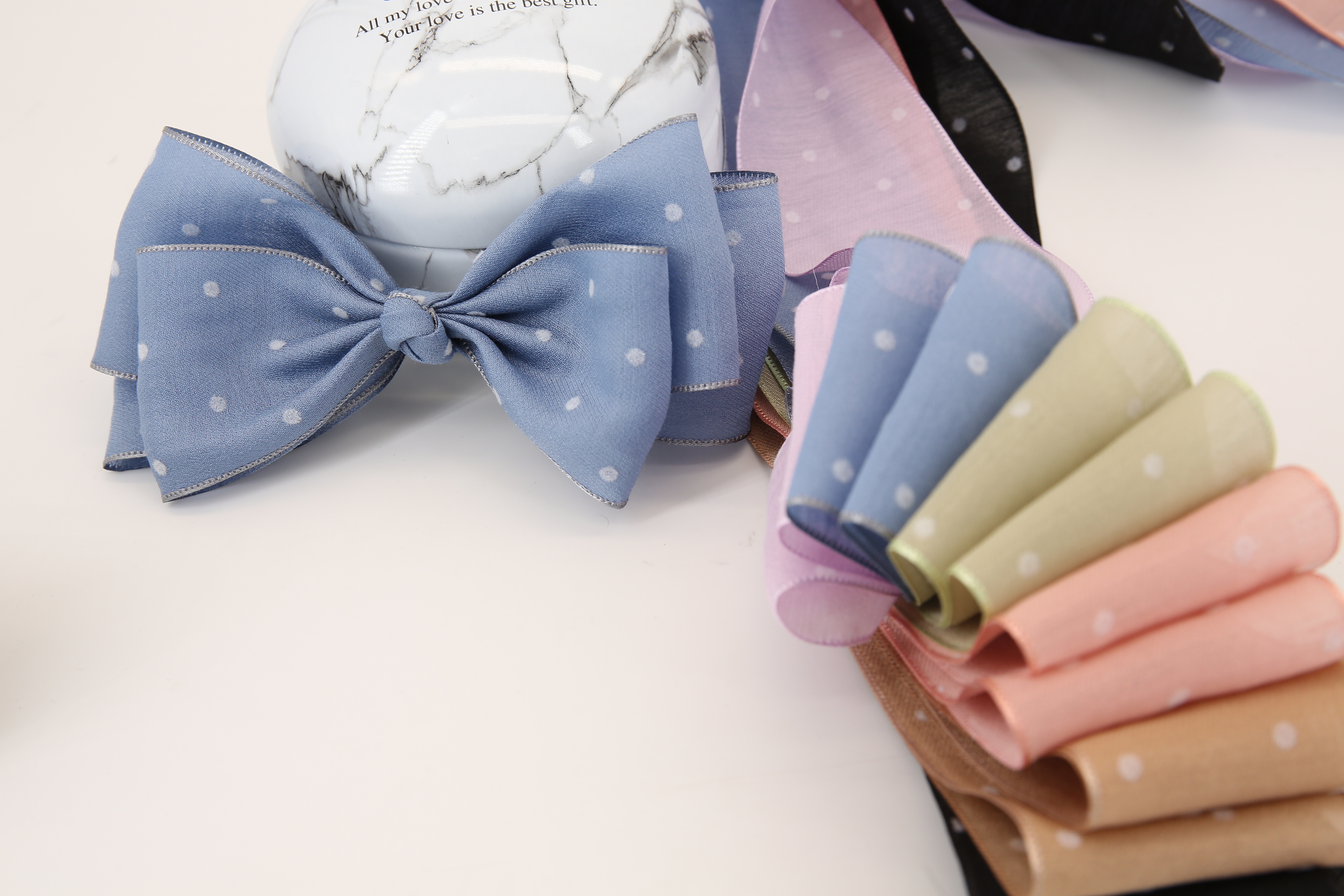 Dingxin Idea Ribbon Clothing Accessories Bow Decoration Colorful Clothing Accessories Manufacturers Direct Sales Application Scenario