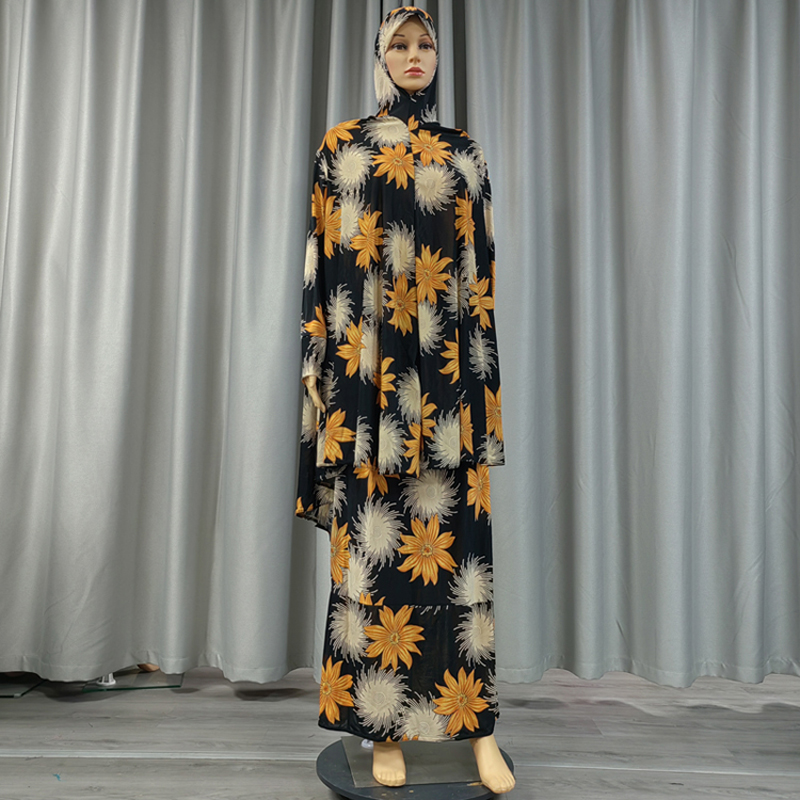 A new cross-border bestseller of daily ethnic, European and American fashion, a two-piece set of long wharf scarf long dress, printed large flower women's prayer robe and casual long robe Application Scenario