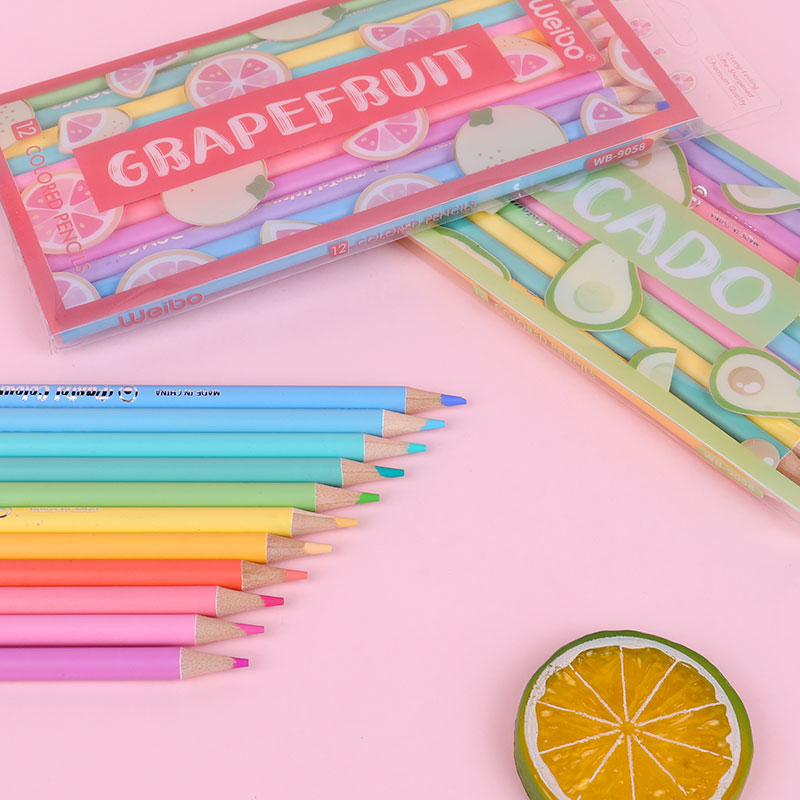 Weibo wood oil-based 12-color lead cute children's art drawing plastic packaging Graffiti High-end filling and coloring details Picture