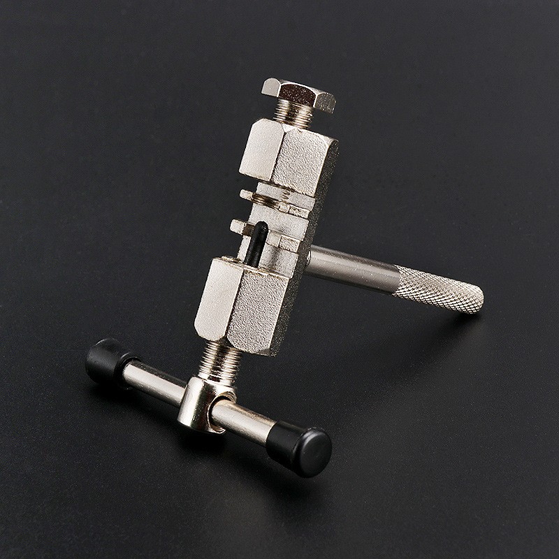 23066-1 Bicycle chain remover tool, chain breaker, bicycle chain cutting tool, bicycle repair tool, chain tool, chain remover, chain tool Application Scenario