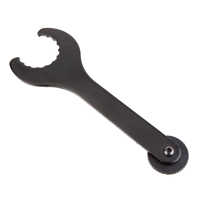 230607 Bicycle integrated center shaft wrench + roller bicycle repair tool, bicycle wrench maintenance, repair and disassembly tool Application Scenario