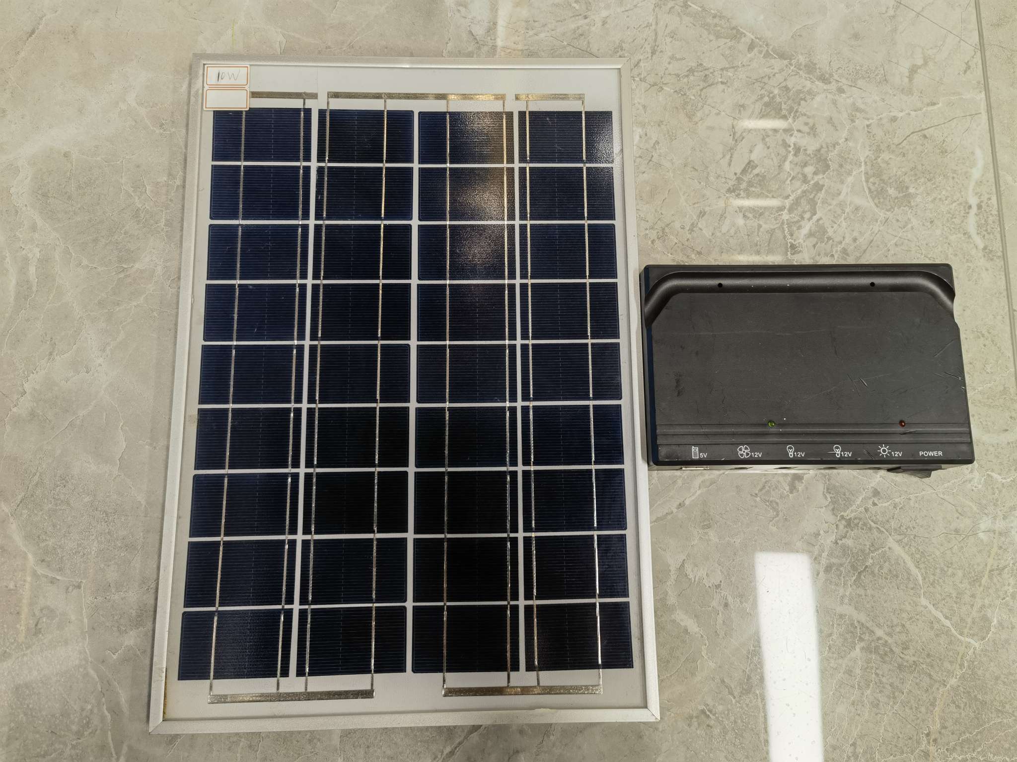 太阳能充电器图