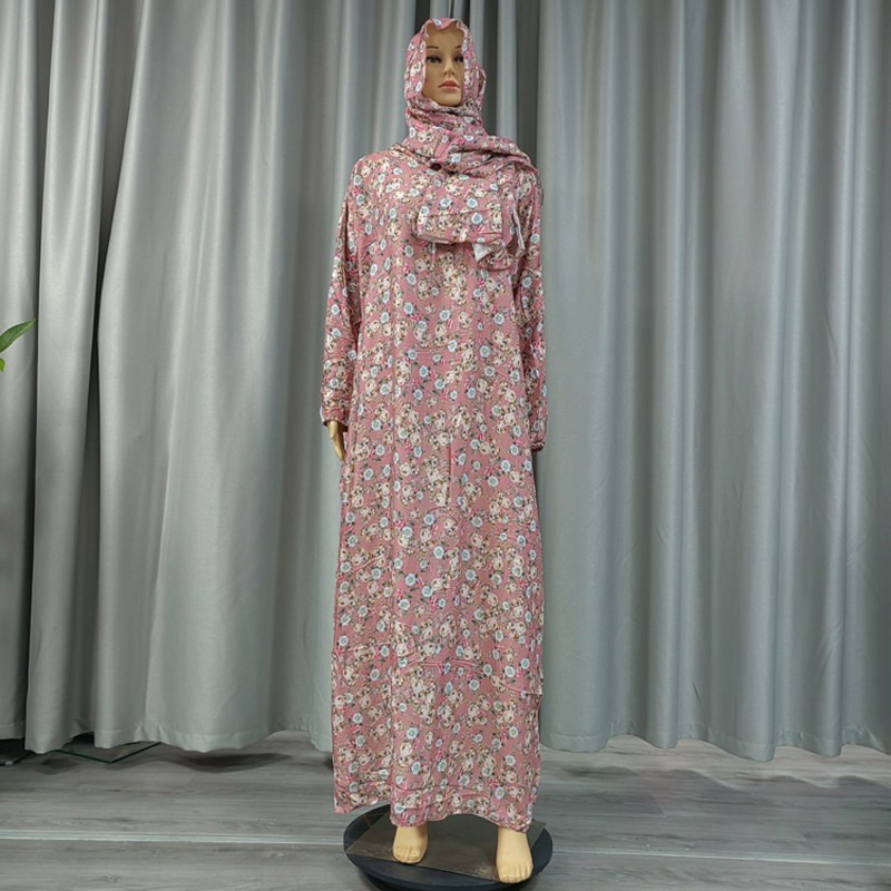 Wholesale of hats, scarves, traditional, fashionable and trendy printed large flower dresses and floral prints across factories in the Middle East, Europe and America Specification image