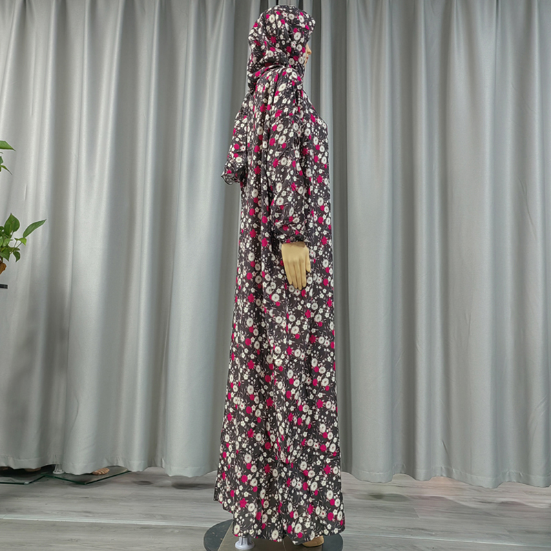 Wholesale of hats, scarves, traditional, fashionable and trendy printed large flower dresses and floral prints across factories in the Middle East, Europe and America Application Scenario